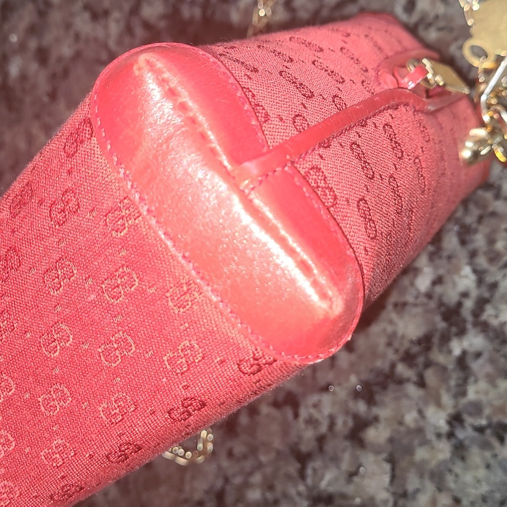 GUCCI RED MICRO GG MONOGRAM CROSSBODY BAG - Picture 12 of 16